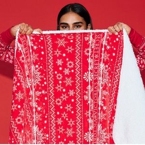 Victoria’s Secret Plush Fleece Blanket red & white snowflake fair isle